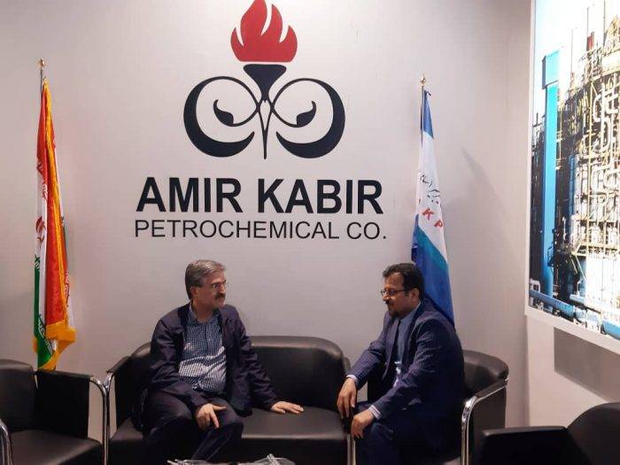 حضور مدیرعامل محترم بانک رفاه در غرفه پتروشیمی امیرکبیر در بیست و چهارمین نمایشگاه بین المللی نفت، گاز،پالایش و پتروشیمی ایران