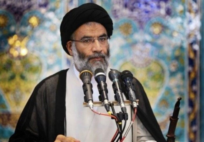 امام جمعه اهواز: در نظام اسلامی مسئولان باید الگوی تقوا و امر به معروف باشند