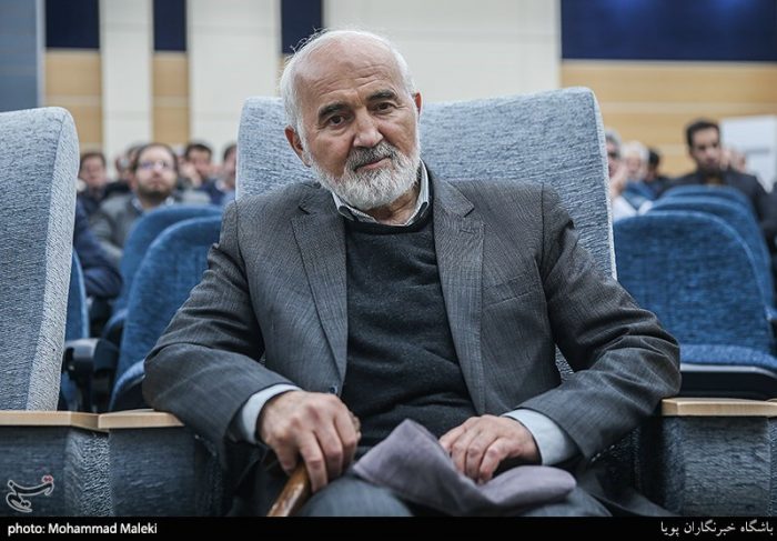 احمد توکلی: آقای روحانی! روی پای خود ایستادن به‌معنای قطع رابطه با دنیا نیست