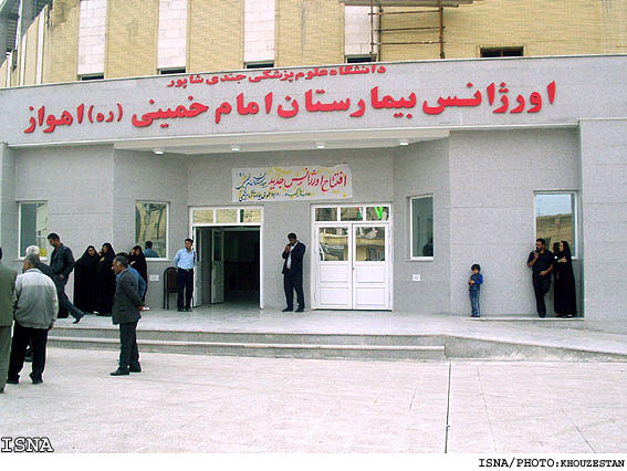 مدافعان سلامت اورژانس بیمارستان امام خمینی (ره) اهواز در خط مقدم جبهه دفاع از جان مردم