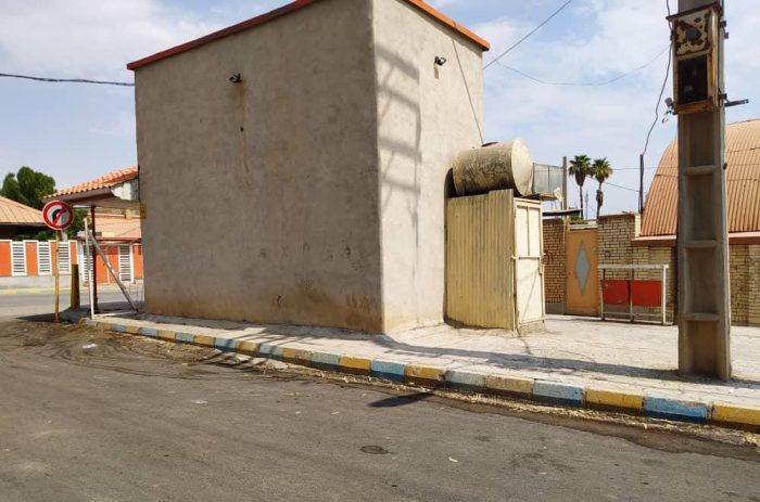 ساخت و ساز غیر مجاز در پیاده رو اصلی اراضی شرکت نفت مسجدسلیمان + تصاویر