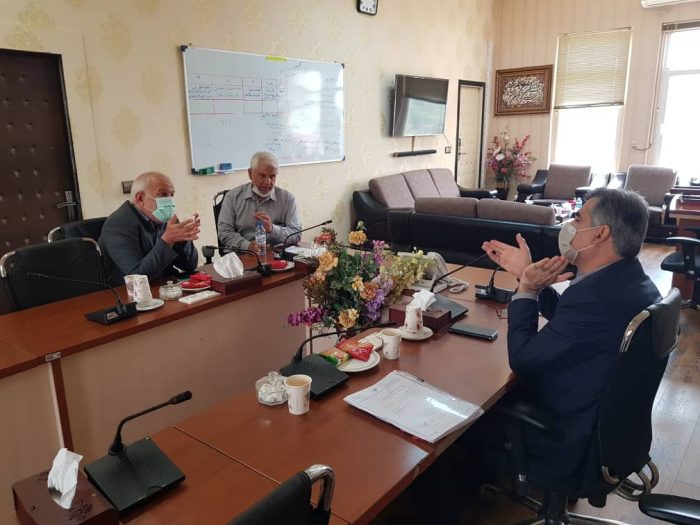 حبیب آقاجری نماینده مردم شهرستان و سید مهران رفیعی فرماندار با مهندس کرمی نژاد مدیر عامل آبفا استان خوزستان دیدار و گفتگو کردند 