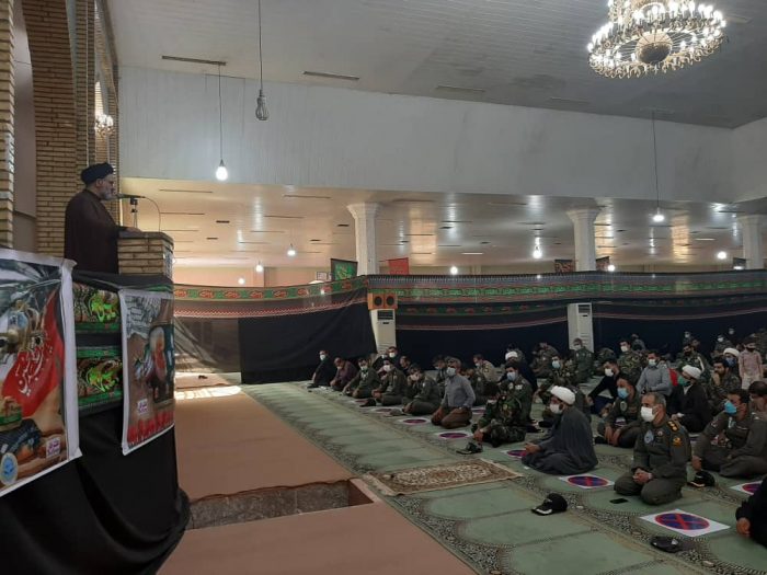 حضور پاسداران و بسیجیان شهرستان مسجدسلیمان در نماز عبادی و سیاسی جمعه ، به مناسبت هفته دفاع مقدس + تصاویر