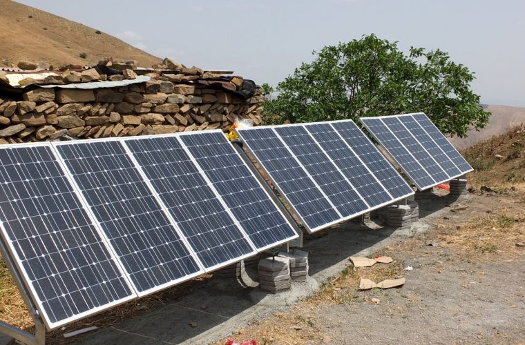 کسب درآمد مددجویان کمیته امداد خوزستان با تولید برق بوسیله پنل‌های خورشیدی