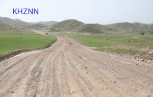 عملیات اجرایی مرمت و بهسازی باقیمانده جاده روستاهای تمبی چم فراخ شهرستان مسجدسلیمان آغاز شد