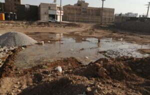 مسئولان شرکت آبفا در کلانشهر اهواز به ترکیدگی لوله های آب رسیدگی نمی کنند