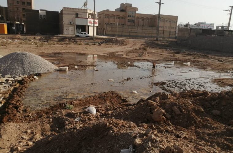 مسئولان شرکت آبفا در کلانشهر اهواز به ترکیدگی لوله های آب رسیدگی نمی کنند