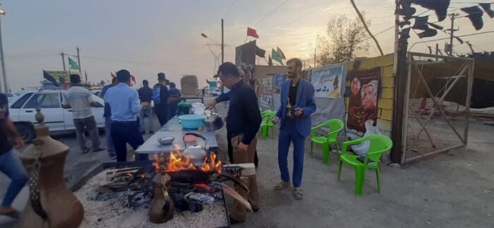 ۱۲ موکب مردمی در محورهای مواصلاتی شهرستان شادگان خدمت رسانی می کنند