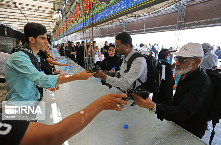 ۳۰۰ هزار لیوان آب آشامیدنی توسط آبفا خوزستان بین زائران توزیع شد