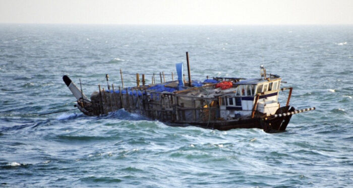 شناور حادثه دیده در شمال غرب خلیج فارس از غرق شدن نجات یافت