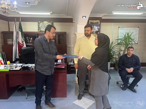 تقدیر و تشکر سرپرست سازمان بهسازی و نوسازی شهرداری اهواز از کارمندان نمونه این سازمان تقدیر و تشکر سرپرست سازمان بهسازی و نوسازی شهرداری اهواز از کارمندان نمونه این سازمان