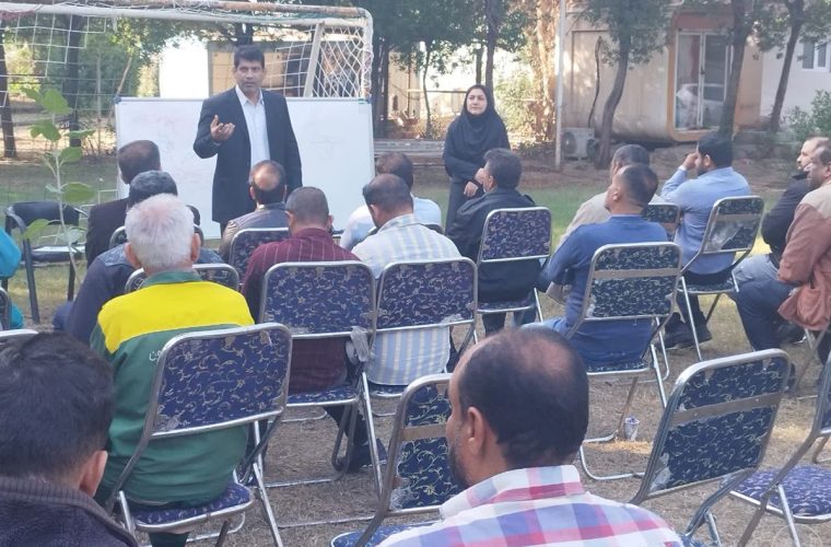برگزاری دوره آموزشی فضای سبز در سازمان پارکها و فضای سبز شهرداری اهواز + تصاویر برگزاری دوره آموزشی فضای سبز در سازمان پارکها و فضای سبز شهرداری اهواز + تصاویر