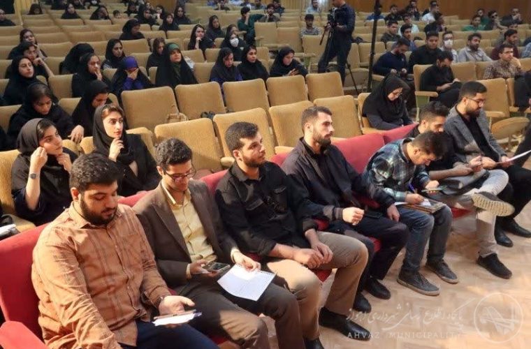 شهردار اهواز در دیدار با دانشجویان: تعهد داده ام با حداکثر فعالیت و کیفیت به شهروندان اهوازی خدمت کنم شهردار اهواز در دیدار با دانشجویان: تعهد داده ام با حداکثر فعالیت و کیفیت به شهروندان اهوازی خدمت کنم