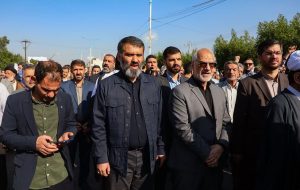 حضور استاندار خوزستان در راهپیمایی حمایت از مردم مظلوم فلسطین حضور استاندار خوزستان در راهپیمایی حمایت از مردم مظلوم فلسطین