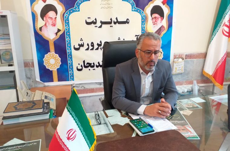 توزیع شیر رایگان بین دانش آموزان شهرستان هندیجان توزیع شیر رایگان بین دانش آموزان شهرستان هندیجان