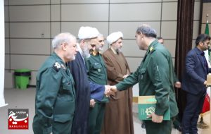 تقدیر از مسئولین قرارگاه قرآنی نور خوزستان + تصاویر تقدیر از مسئولین قرارگاه قرآنی نور خوزستان + تصاویر