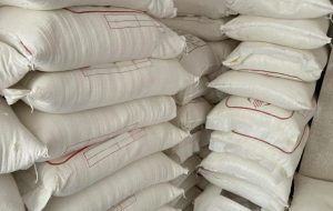 آرد قاچاق در هندیجان به مقصد نرسید آرد قاچاق در هندیجان به مقصد نرسید