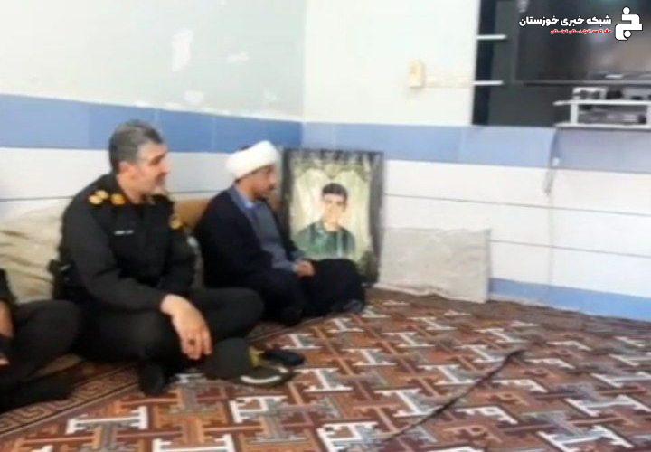 دیدار فرمانده انتظامی هندیجان با خانواده معظم شهدای شهرستان + عکس و فیلم دیدار فرمانده انتظامی هندیجان با خانواده معظم شهدای شهرستان + عکس و فیلم