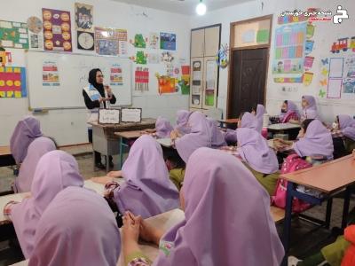 آشنایی دانش آموزان بهبهانی با بیماری های مشترک انسان و دام آشنایی دانش آموزان بهبهانی با بیماری های مشترک انسان و دام