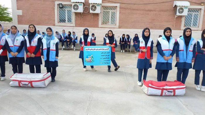 اجرای طرح ملی دادرس ”دانش آموز آماده در روزهای سخت” در ۱۰ مدرسه شهرستان امیدیه + تصاویر
