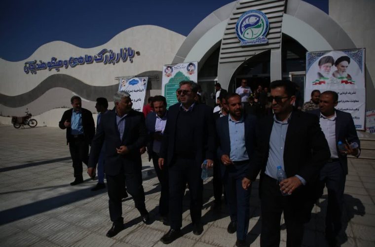 افتتاح بازار بزرگ ماهی و میگو شماره ۲ هندیجان به مناسبت دهه فجر انقلاب اسلامی + تصاویر افتتاح بازار بزرگ ماهی و میگو شماره ۲ هندیجان به مناسبت دهه فجر انقلاب اسلامی + تصاویر