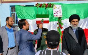 نواخته شدن زنگ انقلاب در مدارس هندیجان همزمان با شروع دهه فجر ، چهل و پنجمین سالگرد پیروزی انقلاب اسلامی در سراسر کشور نواخته شدن زنگ انقلاب در مدارس هندیجان همزمان با شروع دهه فجر ، چهل و پنجمین سالگرد پیروزی انقلاب اسلامی در سراسر کشور