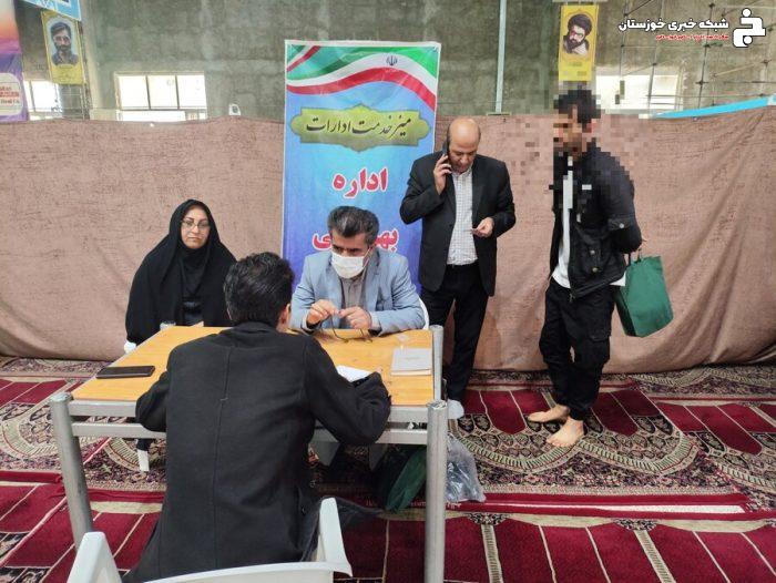 حضور مدیر کل بهزیستی خوزستان در میز خدمت مصلای نماز جمعه اهواز + تصاویر
