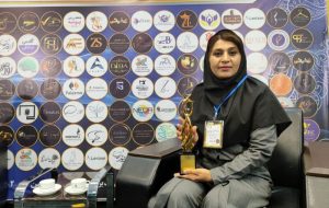 تقدیر از پریسا طاهری مدرس فن بیان و سخنوری مسجدسلیمانی در همایش ۱۲۰ کارآفرین خودساخته کشور تقدیر از پریسا طاهری مدرس فن بیان و سخنوری مسجدسلیمانی در همایش ۱۲۰ کارآفرین خودساخته کشور