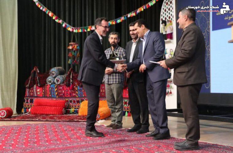شوشتر رتبه نخست جشنواره استانی طعم کتاب با عشایر را کسب کرد شوشتر رتبه نخست جشنواره استانی طعم کتاب با عشایر را کسب کرد