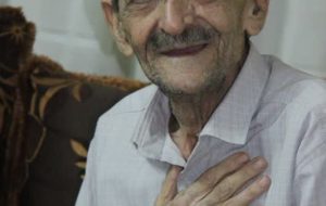 نماینده مردم شوشتر و گتوند در مجلس شورای اسلامی از استاد مرتضی میثاقیان عیادت کرد نماینده مردم شوشتر و گتوند در مجلس شورای اسلامی از استاد مرتضی میثاقیان عیادت کرد