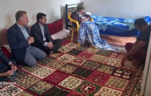 حضور فرماندار و رییس بهزیستی اندیکا در منزل خانواده دارای دو معلول حضور فرماندار و رییس بهزیستی اندیکا در منزل خانواده دارای دو معلول