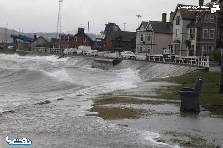 طوفان، برق دهها هزار خانه را در انگلیس و ولز قطع کرد طوفان، برق دهها هزار خانه را در انگلیس و ولز قطع کرد
