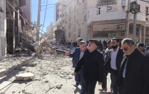 استاندار خوزستان: خوشبختانه در سانحه ریزش ساختمان مسکونی تلفات جانی نداشتیم استاندار خوزستان: خوشبختانه در سانحه ریزش ساختمان مسکونی تلفات جانی نداشتیم