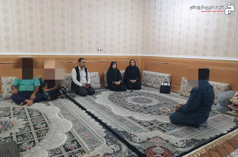 بازدید رئیس بهزیستی شوشتر از خانواده های دارای دو فرد معلول بازدید رئیس بهزیستی شوشتر از خانواده های دارای دو فرد معلول