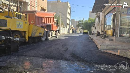 تداوم اجرای روکش آسفالت گسترده معابر واقع در منطقه یک شهرداری اهواز تداوم اجرای روکش آسفالت گسترده معابر واقع در منطقه یک شهرداری اهواز