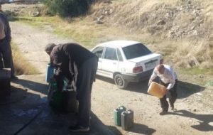 توزیع نفت سفید بین عشایر اندیمشک توزیع نفت سفید بین عشایر اندیمشک