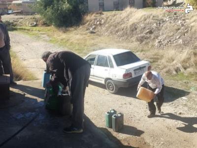 توزیع نفت سفید بین عشایر اندیمشک توزیع نفت سفید بین عشایر اندیمشک