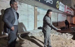 دستهای خاکی و احترام بیپایان؛ شهردار مسجدسلیمان الگوی انسانیت و فرهنگ دستهای خاکی و احترام بیپایان؛ شهردار مسجدسلیمان الگوی انسانیت و فرهنگ