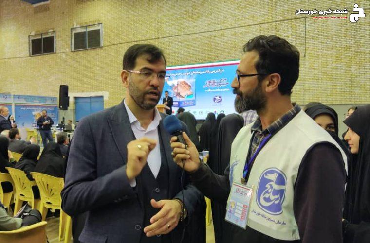 مدیرکل اداره فرهنگ وارشاد اسلامی خوزستان عنوان کرد: انتقال صحیح اخبار به افراد جامعه از مصادیق رسانههای خوزستان است مدیرکل اداره فرهنگ وارشاد اسلامی خوزستان عنوان کرد: انتقال صحیح اخبار به افراد جامعه از مصادیق رسانههای خوزستان است