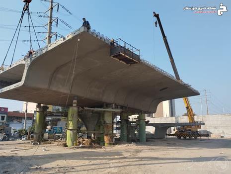 ادامه عملیات نصب قطعات پیش ساخته بتنی (سگمنت) تقاطع غیرهمسطح میدان جمهوری ادامه عملیات نصب قطعات پیش ساخته بتنی (سگمنت) تقاطع غیرهمسطح میدان جمهوری