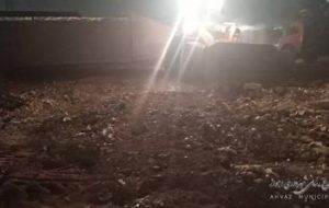 نخاله ها و مازاد مصالح کوی عین دو جمع آوری شد نخاله ها و مازاد مصالح کوی عین دو جمع آوری شد