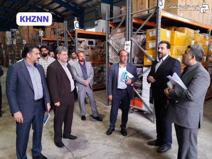 بازدید سرزده دادستان مرکز خوزستان از انبارهای اموال تملیکی و تاکید بر تسریع تعیین تکلیف کالاهای متروکه