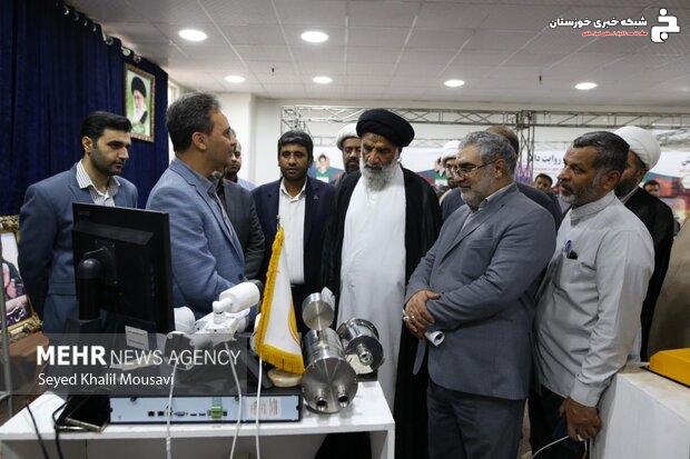 نمایشگاه تخصصی«روایت دانش»باحضور نماینده ولی فقیه درخوزستان گشایش یافت نمایشگاه تخصصی«روایت دانش»باحضور نماینده ولی فقیه درخوزستان گشایش یافت