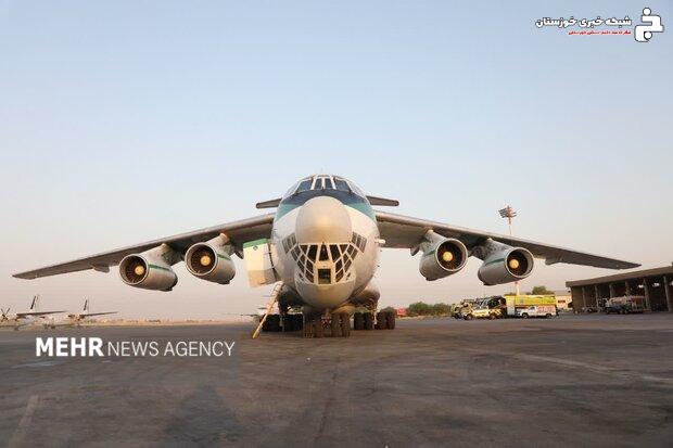 ورود هواپیمای آبپاش به اهواز برای مهار آتشسوزی هورالعظیم ورود هواپیمای آبپاش به اهواز برای مهار آتشسوزی هورالعظیم