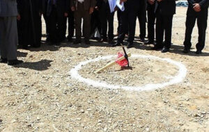 کلنگ‌زنی سالن ورزشی بین‌المللی بانوان در آبادان