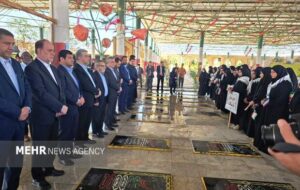 تجدید میثاق نایب رئیس مجلس با شهدای آبادان