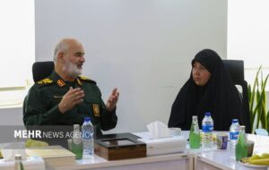 فرمانده قرارگاه کربلا: تقویت بخش خصوصی راهبرد توسعه اقتصاد مقاومتی است فرمانده قرارگاه کربلا: تقویت بخش خصوصی راهبرد توسعه اقتصاد مقاومتی است