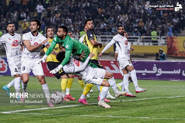 سقوط آبی ها در هفته ایده آل سپاهان/ زنگ خطر برای تراکتور به صدا درآمد سقوط آبی ها در هفته ایده آل سپاهان/ زنگ خطر برای تراکتور به صدا درآمد