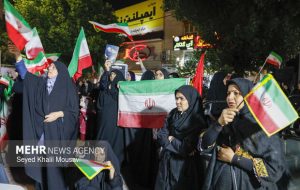 تداوم حضور دشمن شکن مردم دزفول در میدان دفاع از وطن