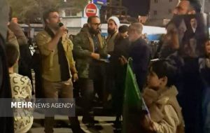 هنرمند انقلابی در شهرستان کارون مورد تقدیر قرار گرفت